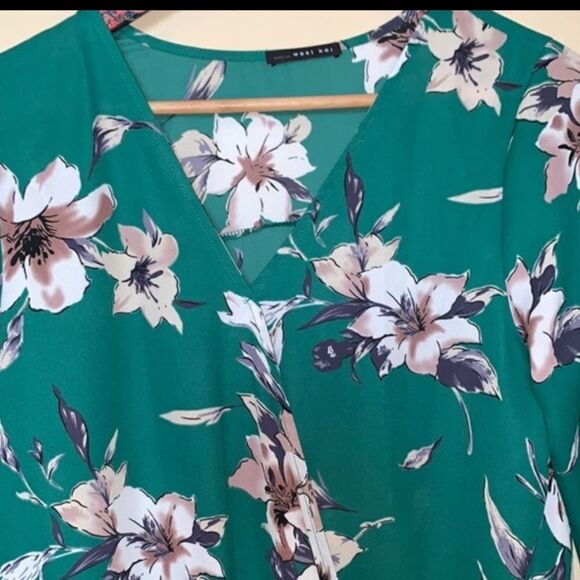 NEW West Kei Green floral blouse surplice 3/4 sleeve Sz S $65 - Picture 9 of 16